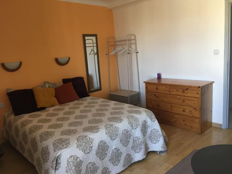 Grands Buffets Hebergement Chambre Narbonne Exterior foto