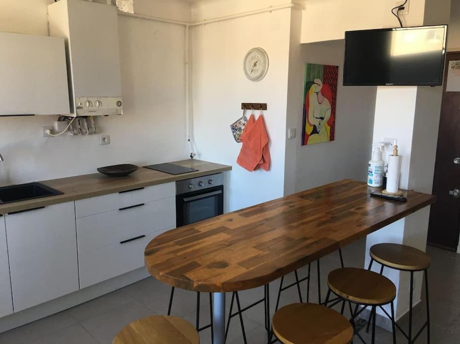 Grands Buffets Hebergement Chambre Narbonne Exterior foto